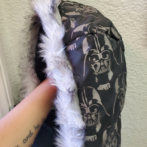 Star Wars Darth Vader dog parka - Picture 10 of 10